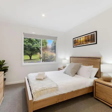Lemon & Myrtle Cottage Myrtleford Exterior photo