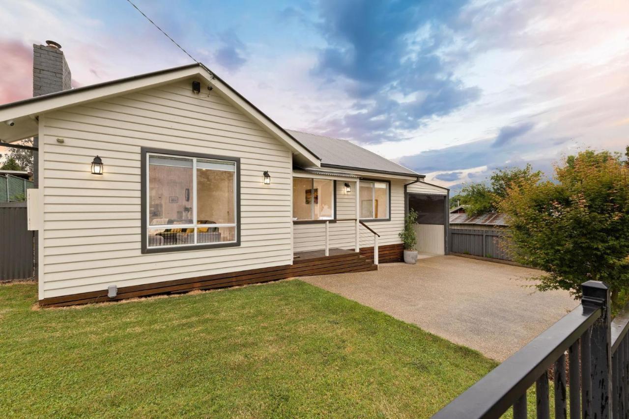 Holiday home Lemon & Myrtle Myrtleford